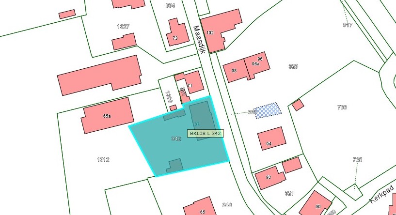 Kadastrale kaart van 2015 met in blauw ingetekend het kadastrale perceel aan de Maasdijk 67 in Aalst