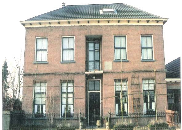 Foto van voormalige pastorie (nu woonhuis) aan de Maasdijk 67 in Aalst