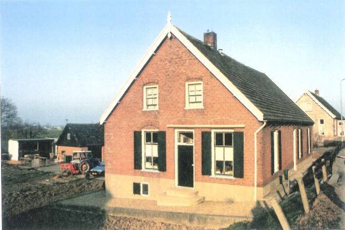 Foto van voorkant woonhuis aan de Maasdijk 95-97 te Aalst