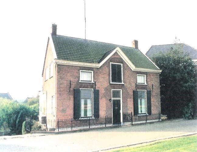 Foto van voorgevel woonhuis Waaldijk 95 in Brakel