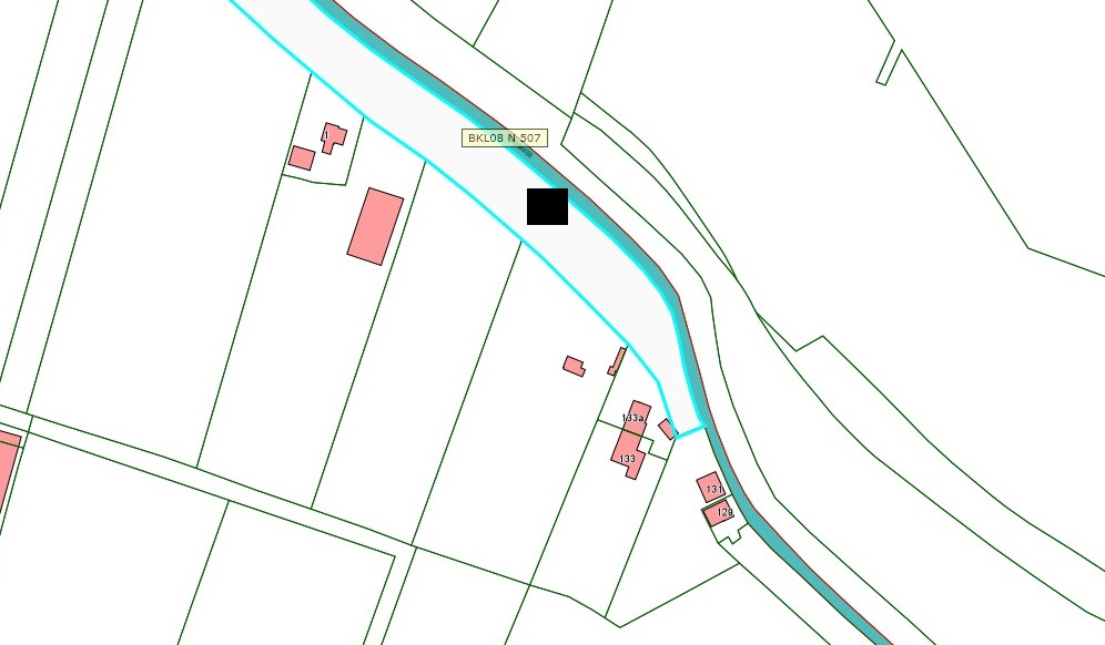 Kadastrale kaart van 2015 met een zwart vierkantje ingetekend de locatie van de grenspaal aan de Waaldijk te Brakelan Kooihoek 2 te Brakel