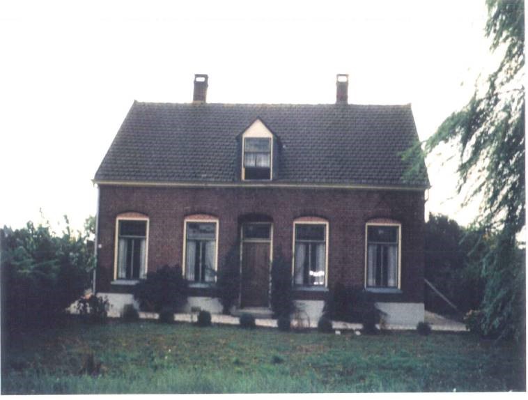 Foto van voorkant woonhuis aan Molenstraat 69 in Nederhemert