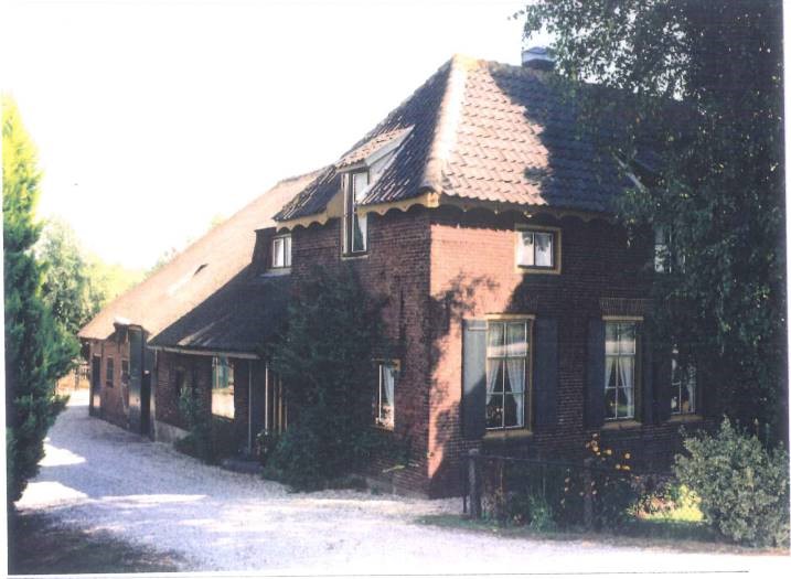 Foto van woonboerderij aan de Maasdijk 42 in Nederhemert