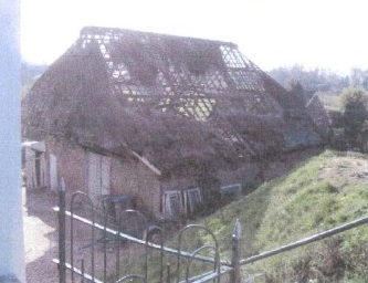 Foto van schuur aan de Waalbandijk 23 in Nieuwaal