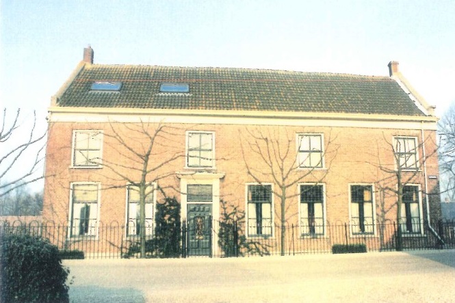 Foto van voorkant woonhuis Maasdijk 44-44a in Poederoijen
