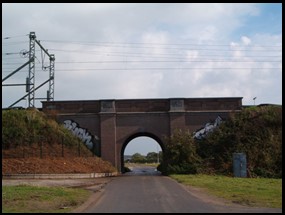 Foto van spoorviaduct aan de Onderlangsweg in Zaltbommel