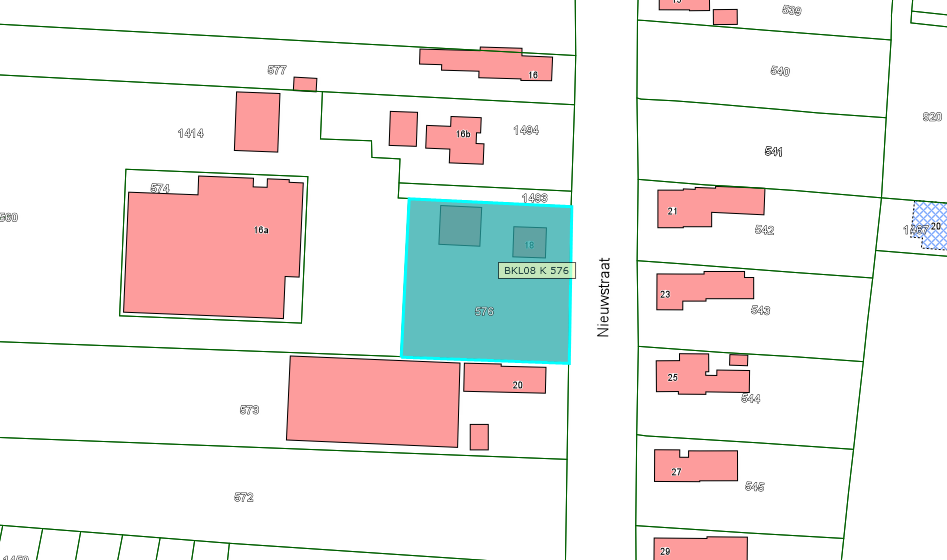 Kadastrale kaart van 2015 van ingetekende perceel aan Nieuwstraat 18 in Zuilichem